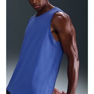 Nike Men’s Dry Fit Training Tank Size Large Light Blue